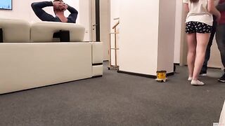 The delivery guy came to the house and the wife sucked his dick