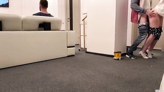The delivery guy came to the house and the wife sucked his dick