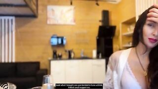 A hot MILF gets a shaking orgasm and cum in her pussy
