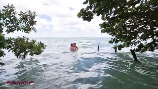 Babe from the hotel has an amazing sex in the blue lagoon