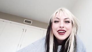 Girlfriend’s sweet persuasion to make love in a special way