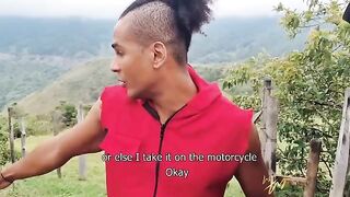 Mariana repairs her car on the street and pays with her pussy