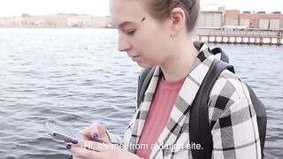 The guy did not expect that the girl would start to shake her ass in front of him