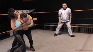 The hot brunette Nadia White dominated her opponent Glenn King in a fierce match