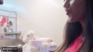 Alyx Star is a very competitive baker, and she always gets what she wants