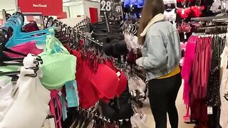 Shopping with ChihuahuaSU ends in wild toilet gallery action
