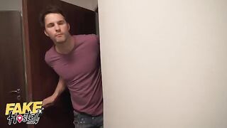 Fake hostel affair turns into intense bunk bed threesome