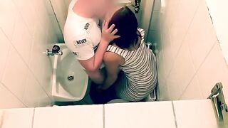 Tinder date ends with a wild twist in the restaurant loo