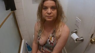 A curvy MILF helps her stepson to get a sperm sample for donation