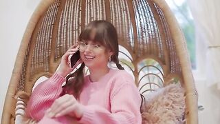 Skinny babe Riley Reid masturbates on the phone for you