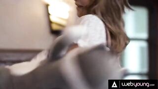 Hot blonde roommate fucks with Gabbie Carter and Eliza Ibarra using her pussy