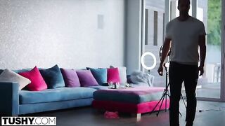 An influencer girl Lexi got her ass hole railed by a cameraman