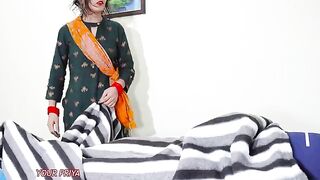 An Indian maid saw my cock through the blanket and was surprised