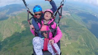 Paragliding with a surprise at 2200 m above the sea