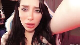 A teen gamer cheats on her BF with a stepbro, showcasing honey haze