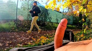 Guy showed his dick to the hot MILF in the park