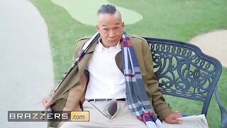 Guy flashes his dick in the park and attracts Ebony Mystique