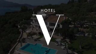 Scarlett and Honour get naughty poolside service by BLACKED