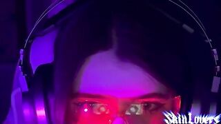 A gamer girl gets fucked hard and reaches orgasm in the first person close-up