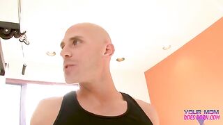 Trainer fucked the blonde MILF Shayla Laveaux in the gym, showcasing his skills