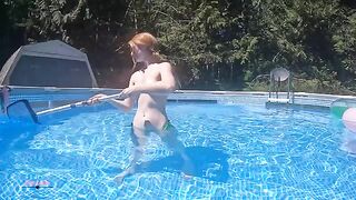 A girl tried to show her body but the shots didn’t go as planned