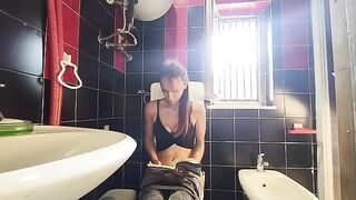 My dirty friend fucked me in the bathroom, a classic voyeur twist
