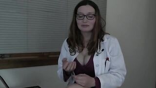 The doctor checked the man’s sperm quality in 4K