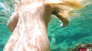 Underwater anal sex with blonde beauty JessiJek on the beach