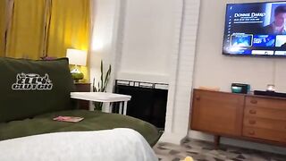I was tricked by a Tinder date into a threesome with her roommate