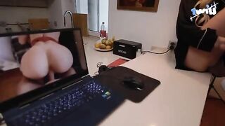Fix my laptop and you'll get a piece of my pie!