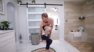 Stepbrother peeping on his step sister in the bathtub