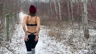 A husband shared his wife’s pussy with his friend during a snowstorm