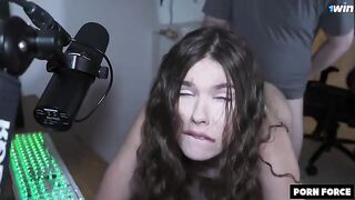 A streamer finally does something right for a change, creating quality content