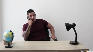 I fucked the agent who wanted to meet my huge cock