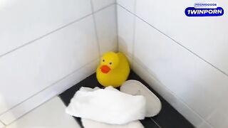 Stepmom caught her stepson jerking off in the bathtub