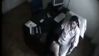 A guy secretly filmed a massage with a girl in the cabin