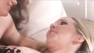 Lesbian sex with mature women and pussy licking