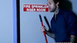 A hot chick has sex with a cleaner in the back room