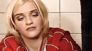 A girl had sex accidentally in the toilet washer in a casual setting