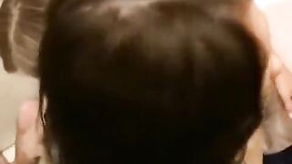 He has a hot sex with a young girl who loves to jerk
