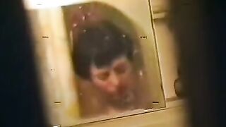 A drunken woman was fucked in the bath by a soldier, it was awesome