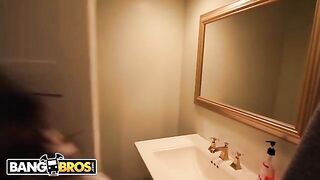 Riley Reid shares her BF with horny stepmom Janet Mason