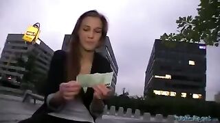 A girl agreed to have sex for the sake of money