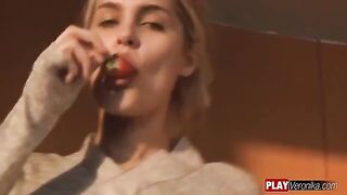 Girl got undressed and sat on a penis