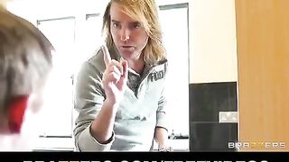 A Japanese girl has sex right after taking a bath