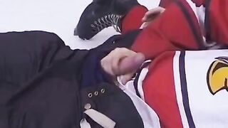 A fan gave herself to a hockey player for anal during a break
