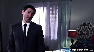 A man hard fucks a beautiful whore, who is a master of deepthroat