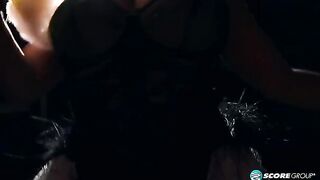 Hot burlesque show with Liza Biggs from North Carolina, featuring her stunning big tits