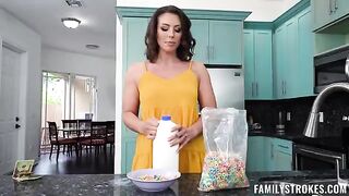 A hot girl is having fun while her house is empty