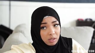 The girl found a phone and called the owner, but he did not answer